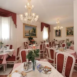 Nice Hotel 3*, Mestre Italia