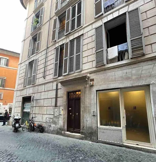 Anna'S Crazy Place Rome Italy